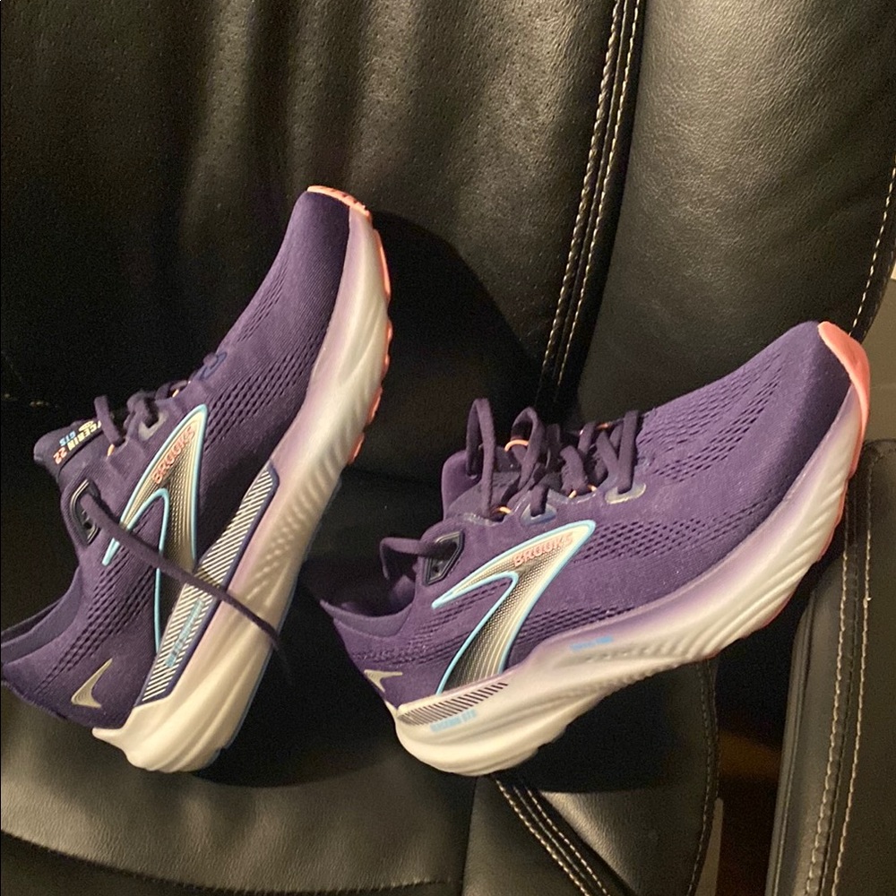 Brooks Women's Athletic Shoes in Purple and Pink